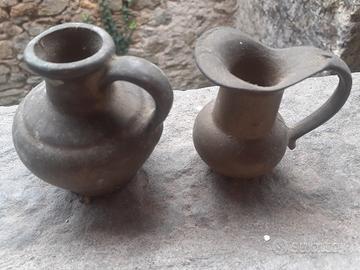 Due brocche antiche in bronzo