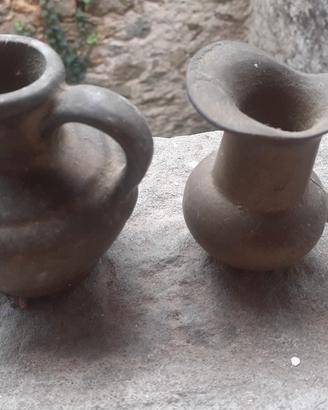 Due brocche antiche in bronzo