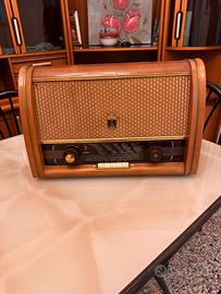 Radio d epoca a valvole Minerva