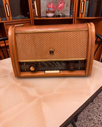 Radio d epoca a valvole Minerva