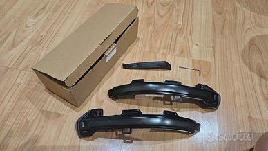 Freccia 2pz su specchio laterale VW Passat