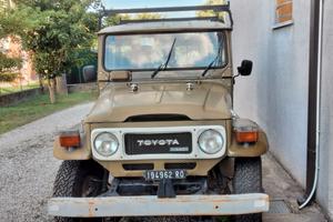 TOYOTA LAND CRUISER BJ42 HARD-TOP