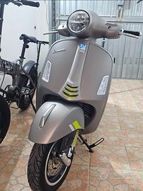 Vespa gts 300 hpe