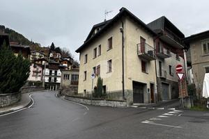 2 LOCALI A VEZZA D'OGLIO