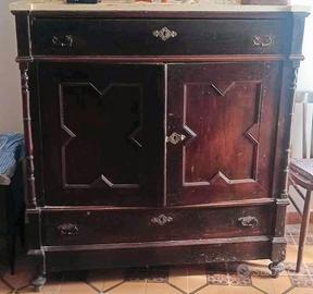 Antica credenza dell'Ottocento