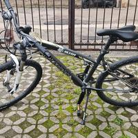 bici ROCKRIDER 5.1 da 26" 21 rapporti