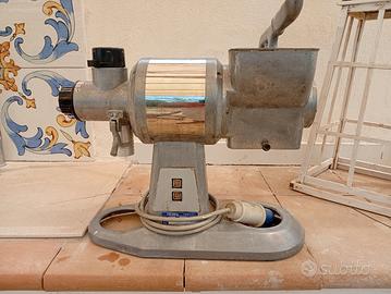 grattugia e macina caffè professionale 
