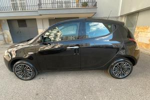 Lancia Y 1.0 Firefly Hybrid Gold