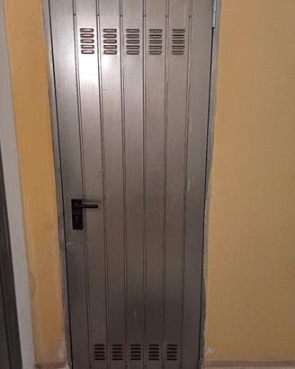 Porta in ferro cantina