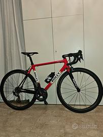 Bici da strada in carbonio 