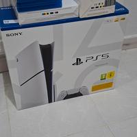 PlayStation 5 + 5 giochi e 2 accessori extra 