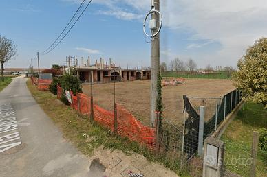 Terreno edificabile con fabbricato in costruzione