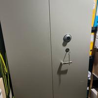 Cassaforte Verticale e Cassaforte piccola inclusa