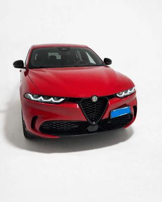 Alfa Romeo Tonale ibrida autocarro