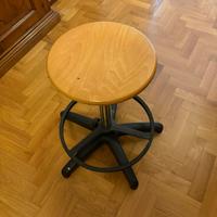 Sgabello da ufficio/laboratorio regolabile