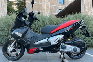 Aprilia SR Max 300