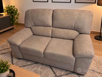 Divano 2 posti in ecopelle 163x92 cm