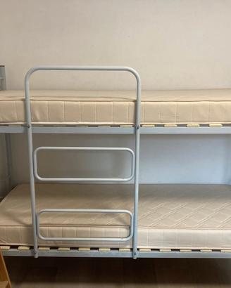 Letto a castello e 2 reti con materassi 