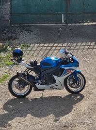 Moto Suzuki GSX-R 600 - Anno 2016