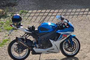 Moto Suzuki GSX-R 600 - Anno 2016