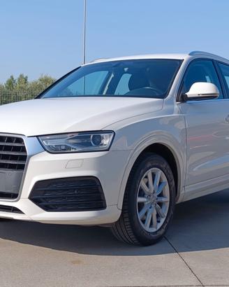 Audi Q3 2.0 tdi Business 120cv s-tronic