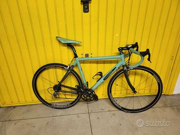 Bianchi freccia celeste