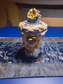 Soprammobile in ceramica d'arte