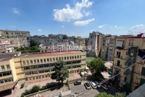 QUADRILOCALE LUMINOSO