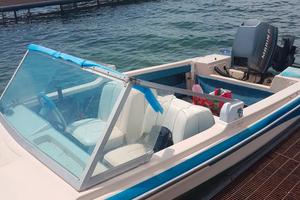 motoscafo con motore 40 