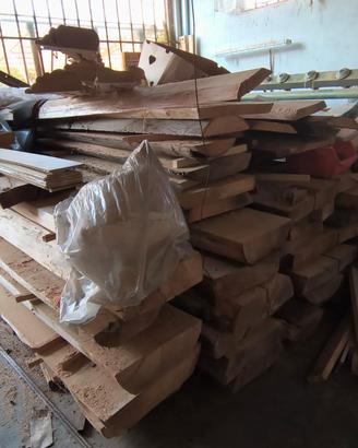Catasta tavole legno tiglio