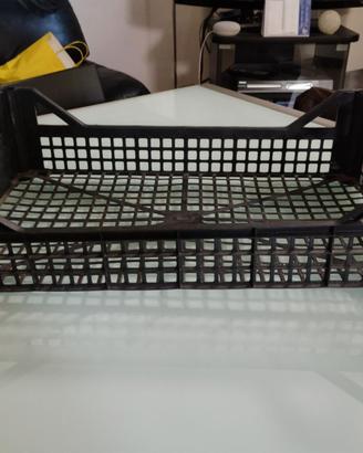 Cassetta di plastica forata