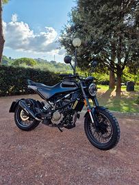 Husquarna Svartpilen 125 