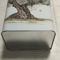 4 latte in metallo per liquidi 