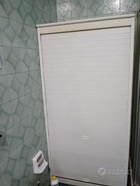 Mobile a serrandina bianco