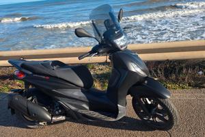 Beverly 300 S HPE 2022