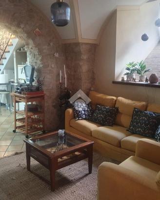 CASA SEMINDIPENDENTE A VEROLI