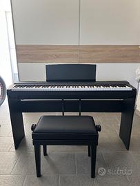 Pianoforte Yamaha con seggiolino