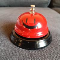 campanello rosso con smile negozio hotel panificio