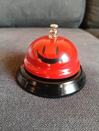 campanello rosso con smile negozio hotel panificio