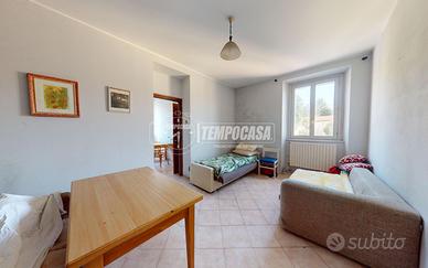 BILOCALE CON CUCINA SEPARATA IN CONTESTO D'EPOCA