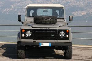 Defender 200
