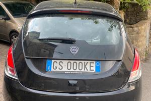 Lancia ypsilon ibrida 2024