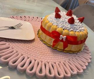 Torta charlotte decorativa