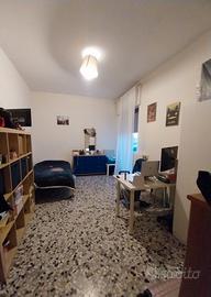 Stanza a 1 min dal politecnico con balconcino priv