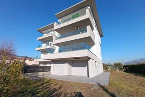 Trilocale nuovo in classe A4 con posto auto