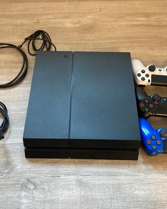 PlayStation 4 1 tera con 3 joystick