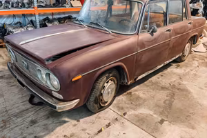 Lancia Fulvia 1.3 berlina per ricambi (2a)