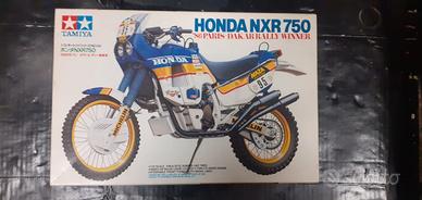 Modellino Honda NXR 750 86' Paris Dakar Winner