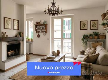 STABILE INDIPENDENTE CON PANORAMI SULLE COLLINE