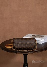 Portafoglio con catena Louis Vuitton M81911 Abbigliamento e Accessori In vendita a Cuneo